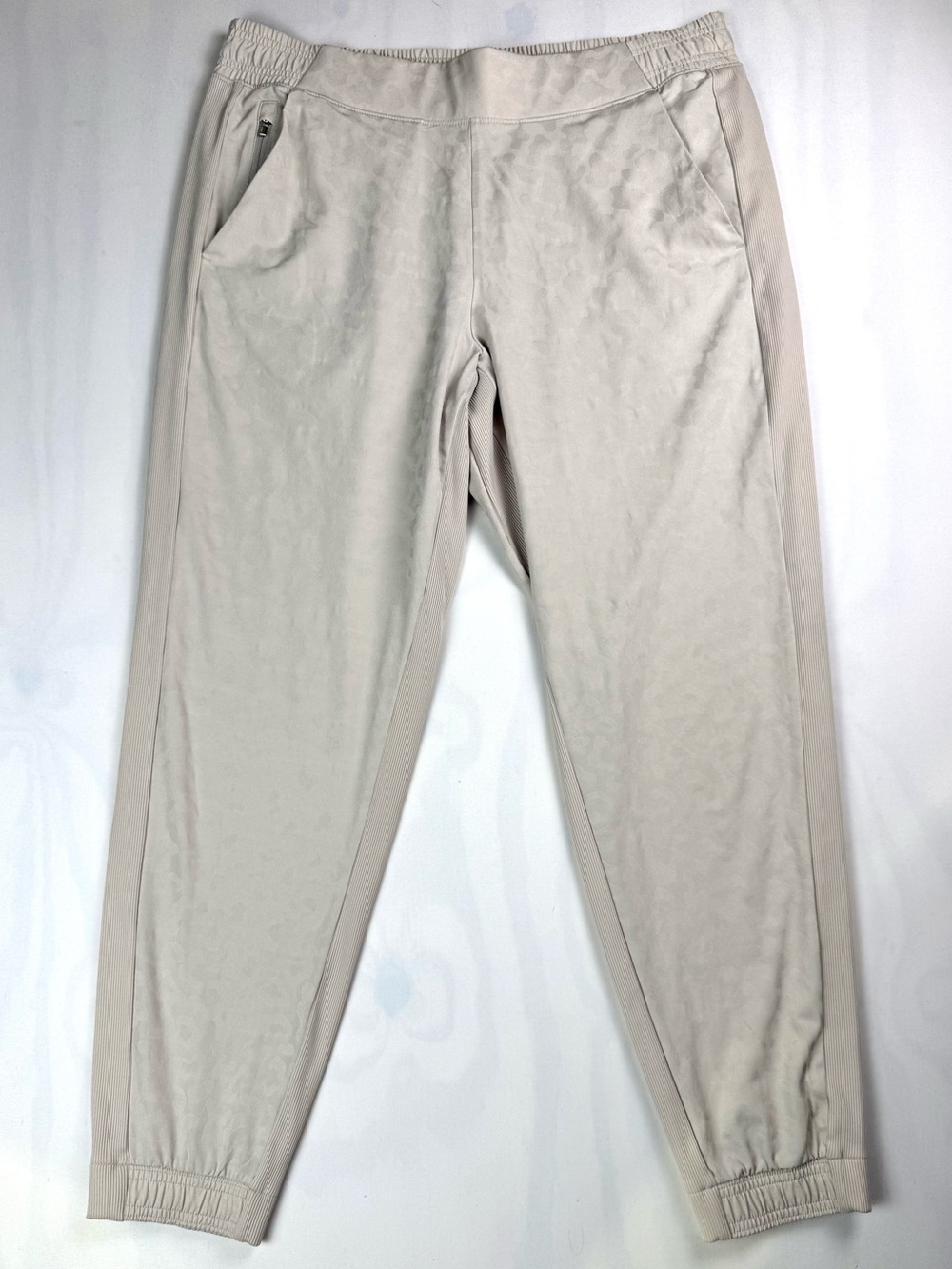 Athleta Brooklyn Textured Jogger Pants Size 14 Beige Leopard Jacquard Travel